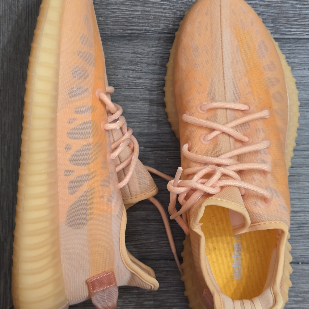 adidas Men's Peach Knit Athletic Runners